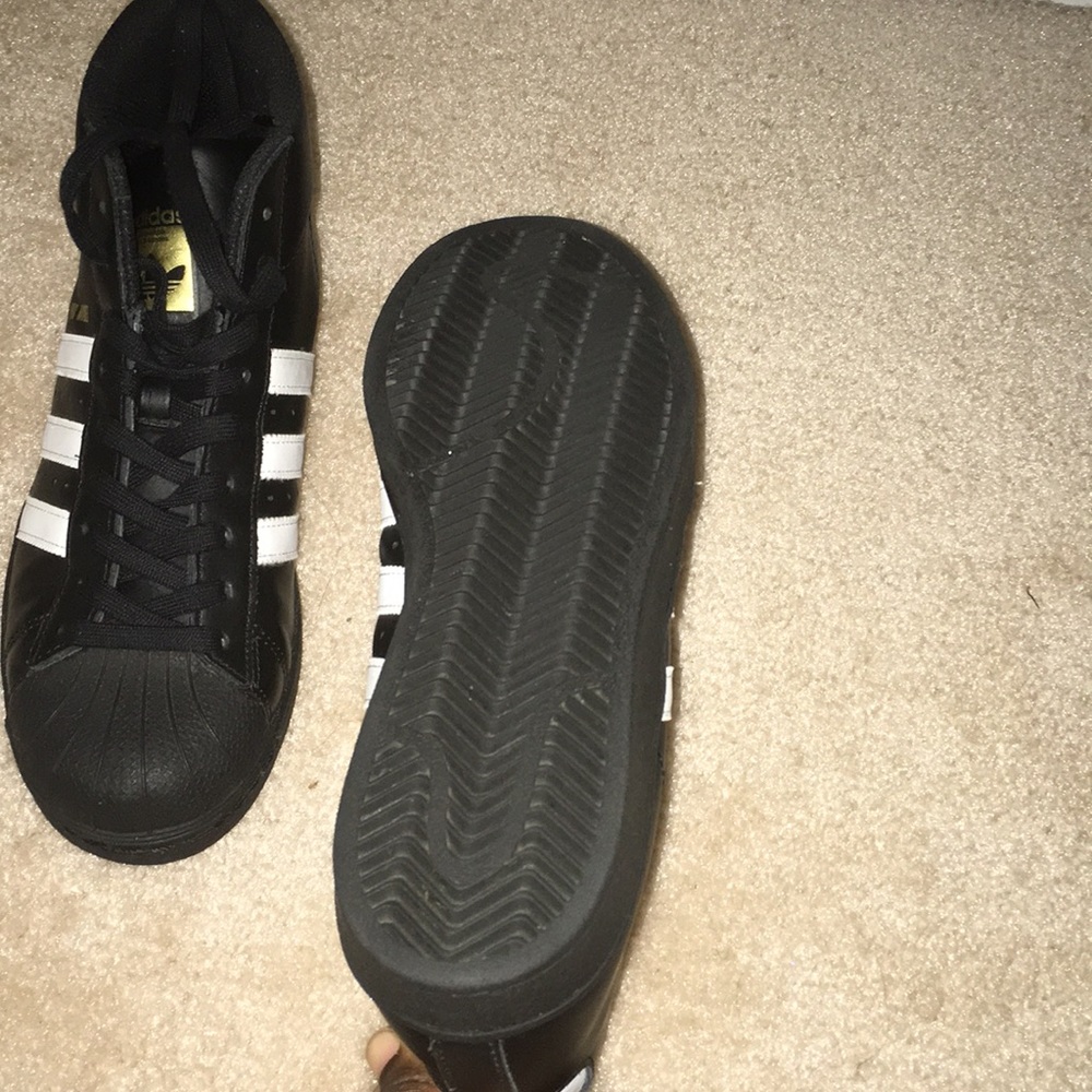 Adidas - Picture 2 of 3